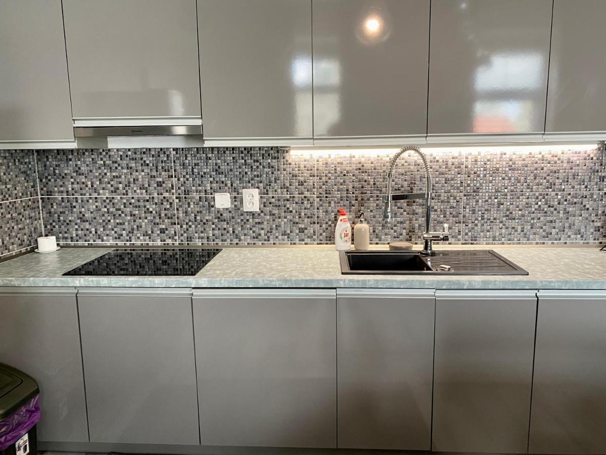 Royal City Centre Apartment Попрад Екстер'єр фото
