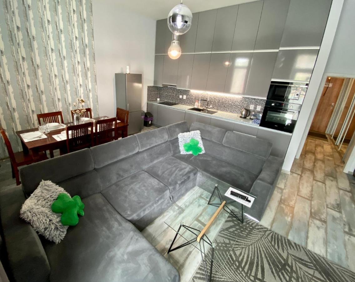 Royal City Centre Apartment Попрад Екстер'єр фото