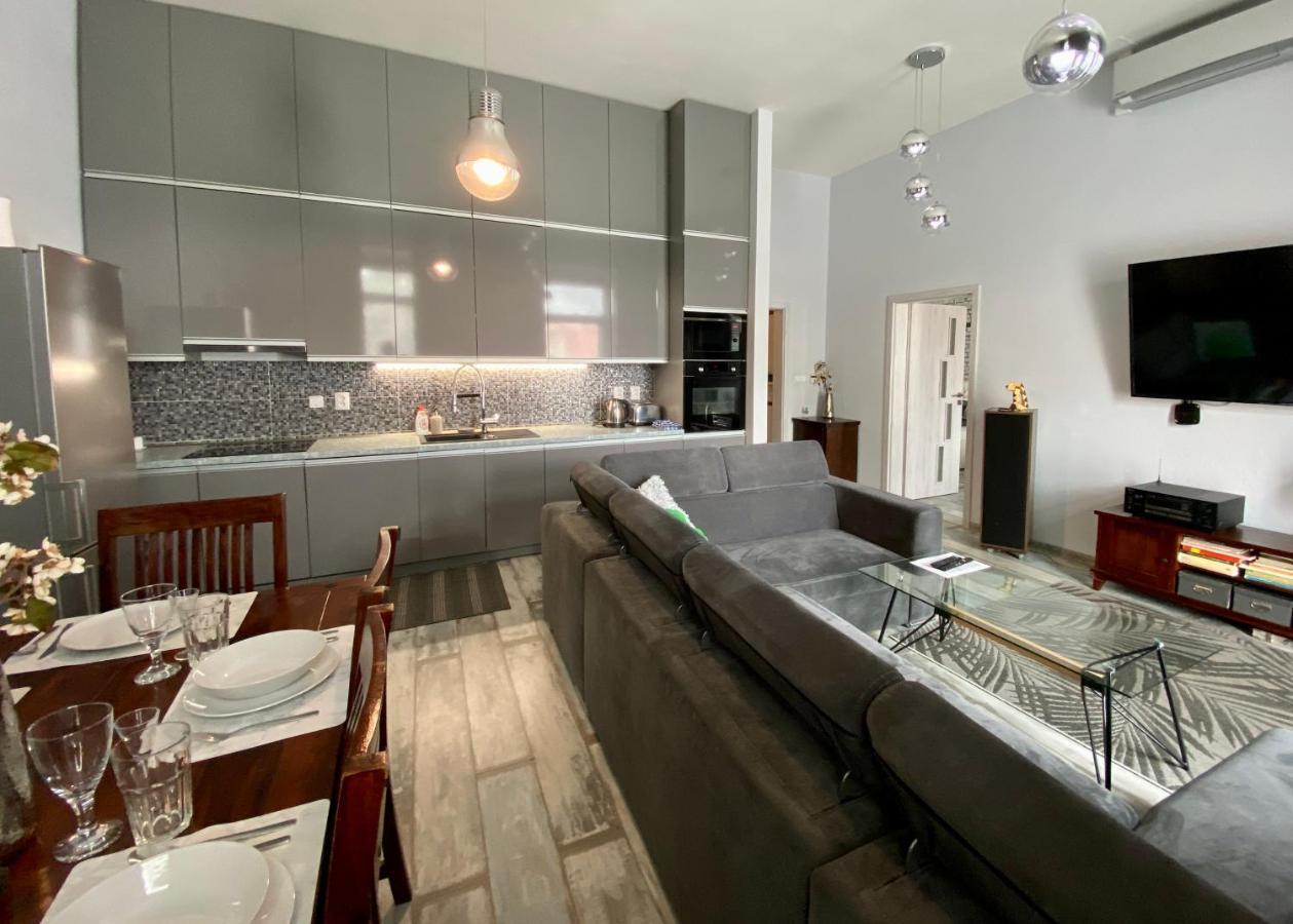 Royal City Centre Apartment Попрад Екстер'єр фото