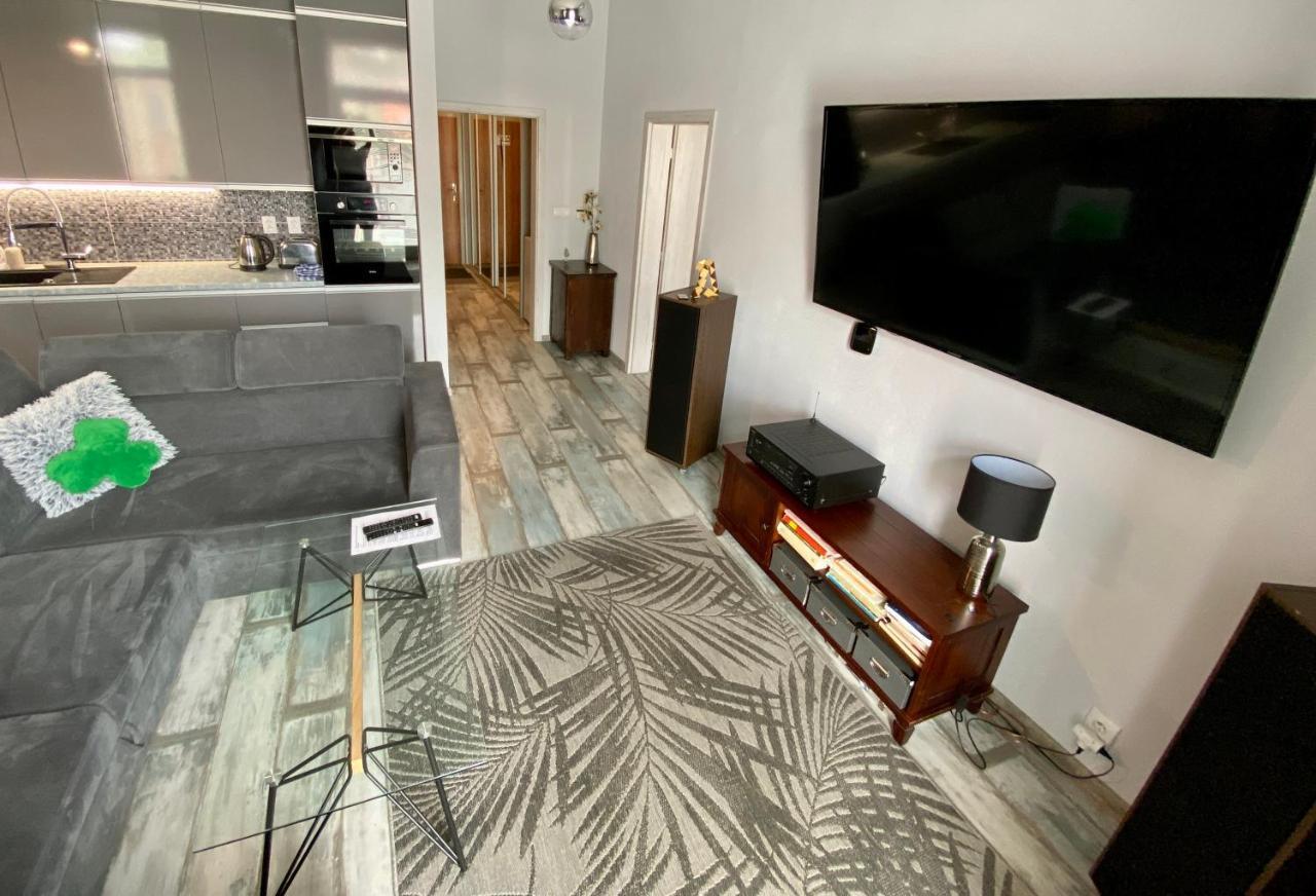Royal City Centre Apartment Попрад Екстер'єр фото