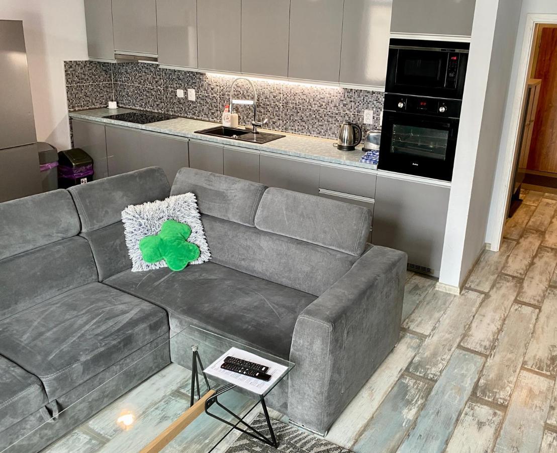 Royal City Centre Apartment Попрад Екстер'єр фото