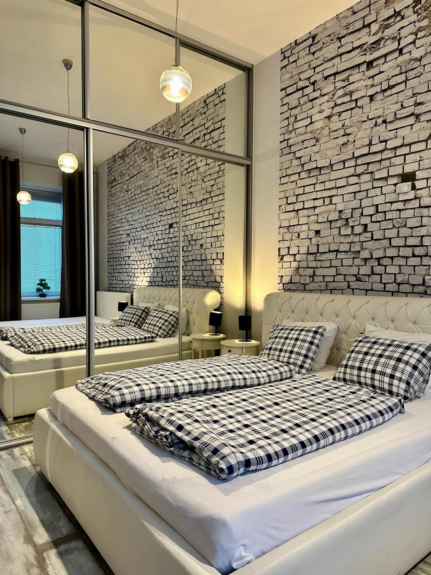 Royal City Centre Apartment Попрад Екстер'єр фото