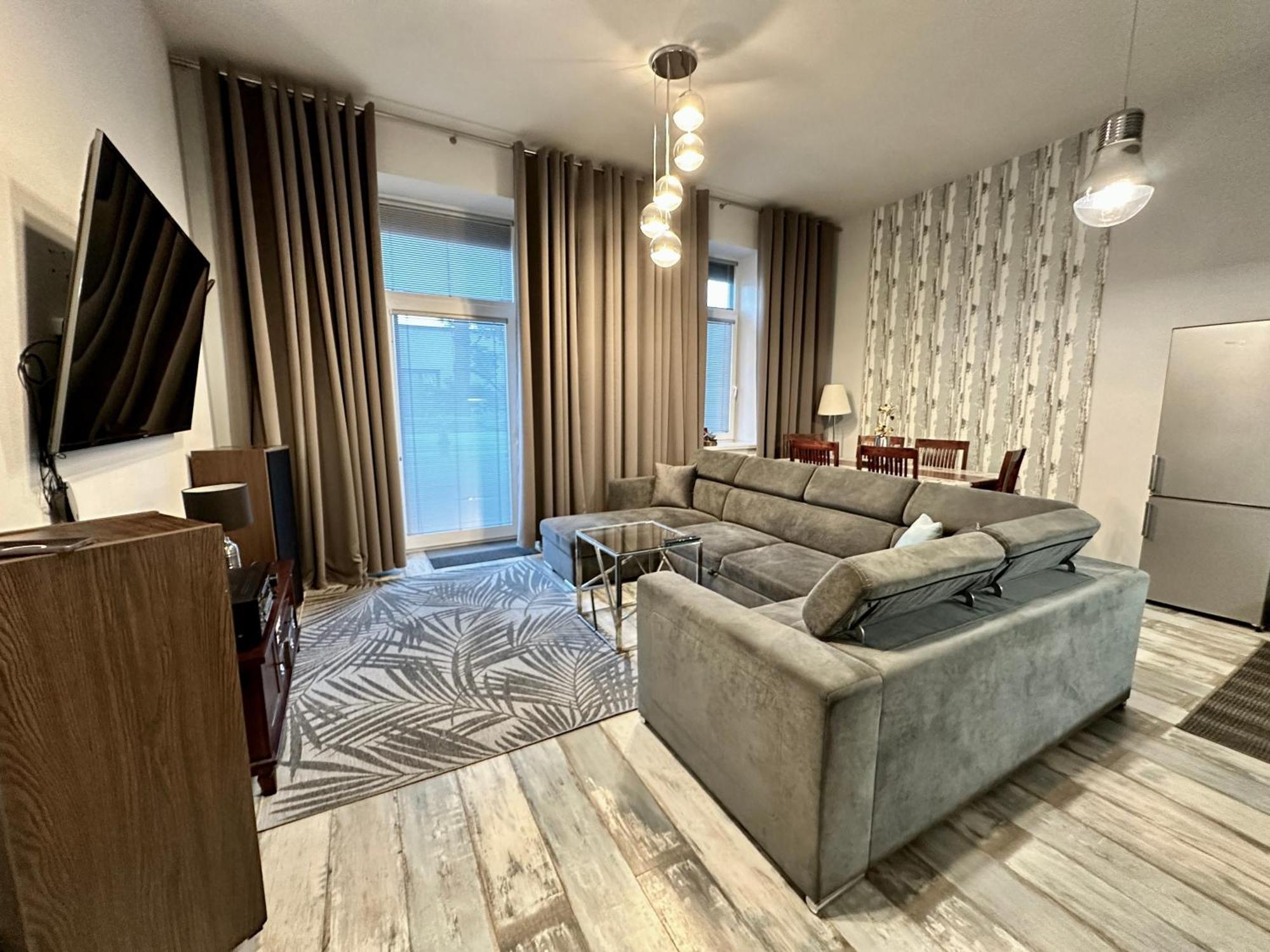 Royal City Centre Apartment Попрад Екстер'єр фото