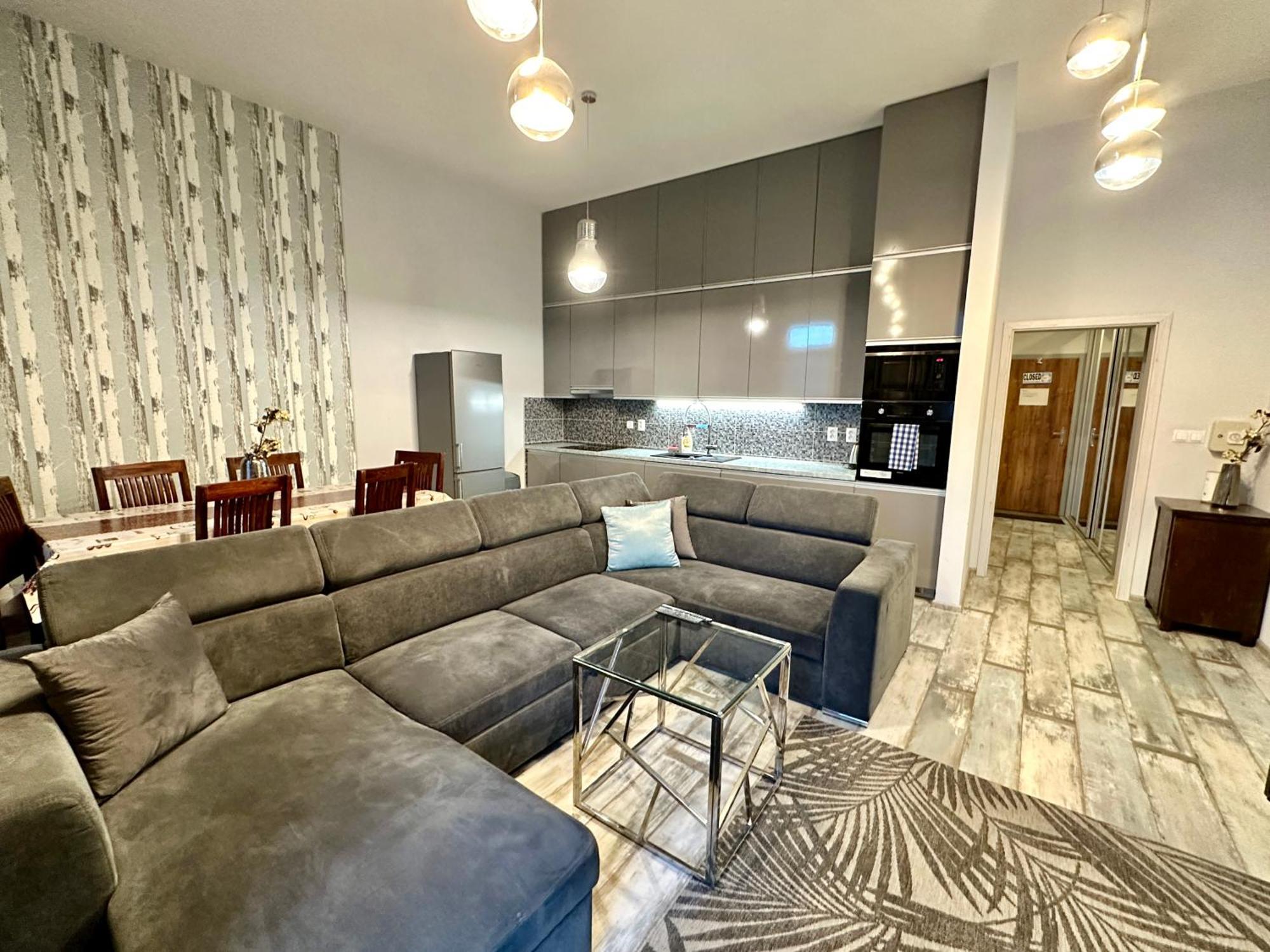 Royal City Centre Apartment Попрад Екстер'єр фото