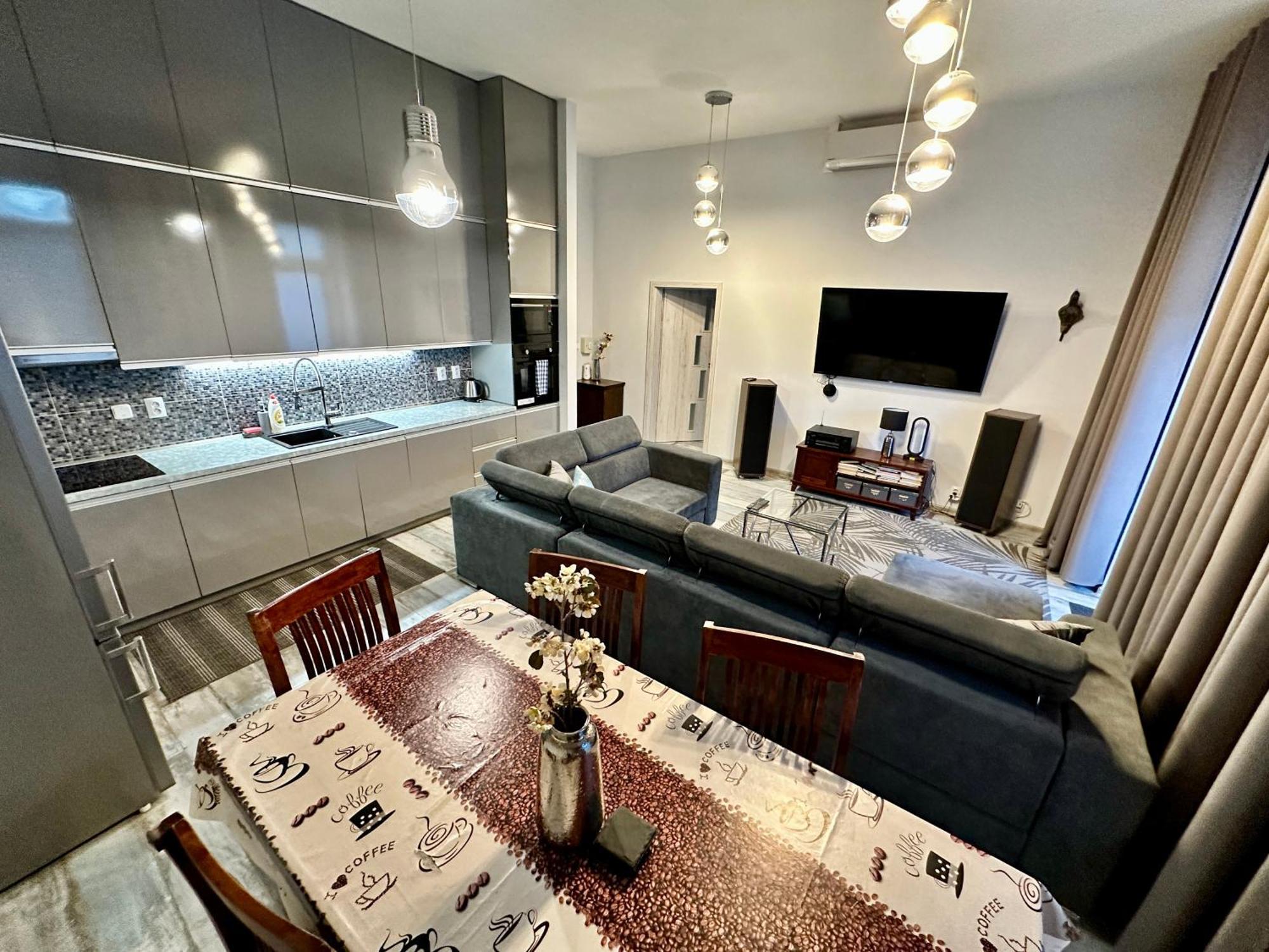 Royal City Centre Apartment Попрад Екстер'єр фото