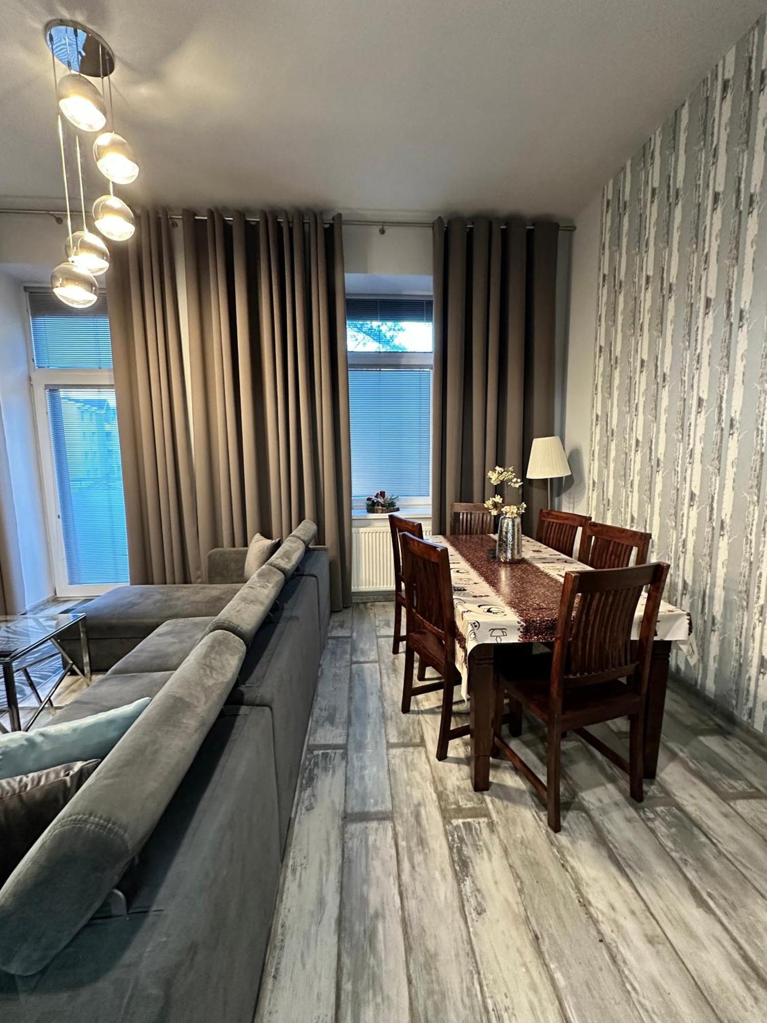 Royal City Centre Apartment Попрад Екстер'єр фото