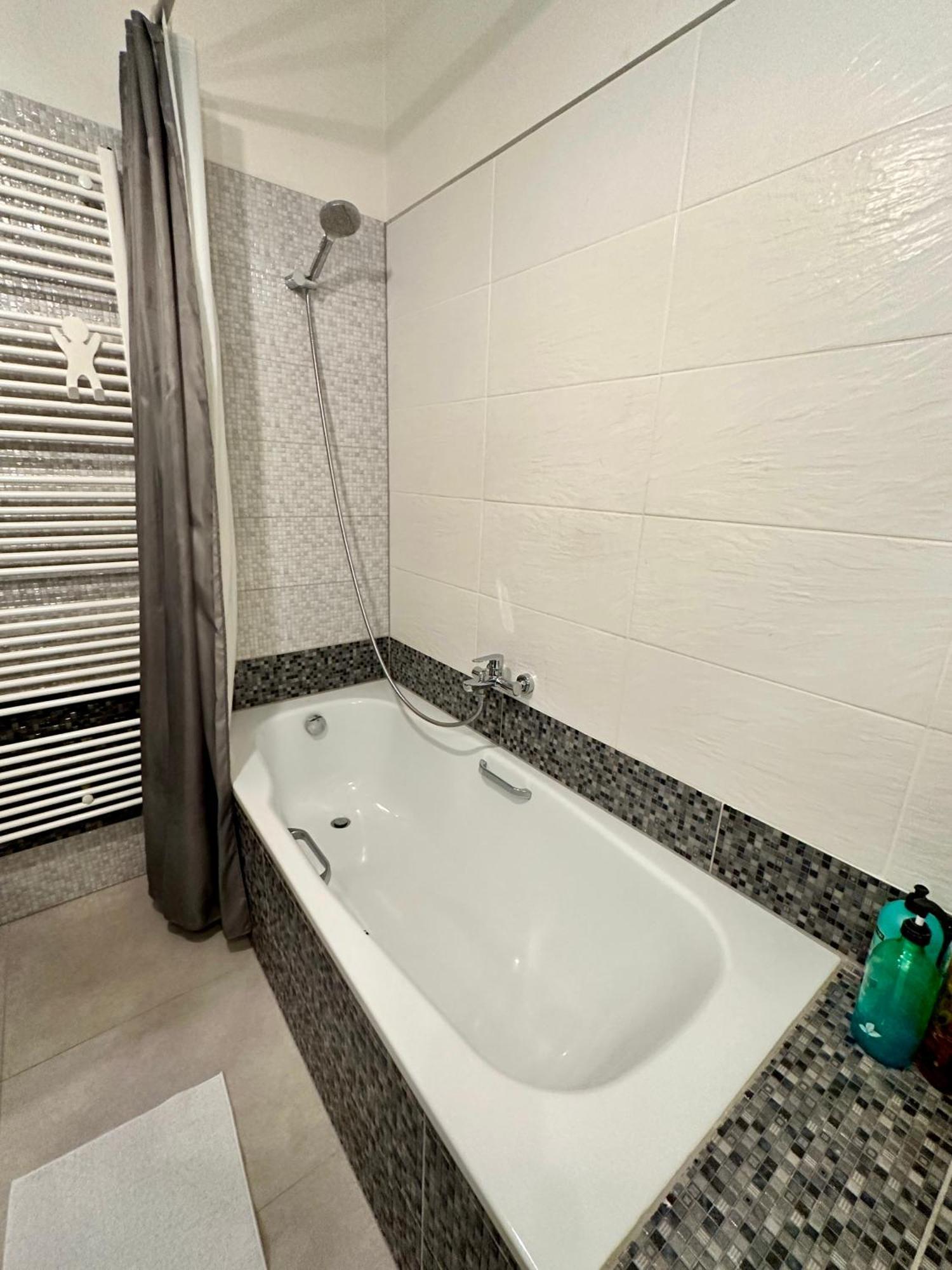 Royal City Centre Apartment Попрад Екстер'єр фото